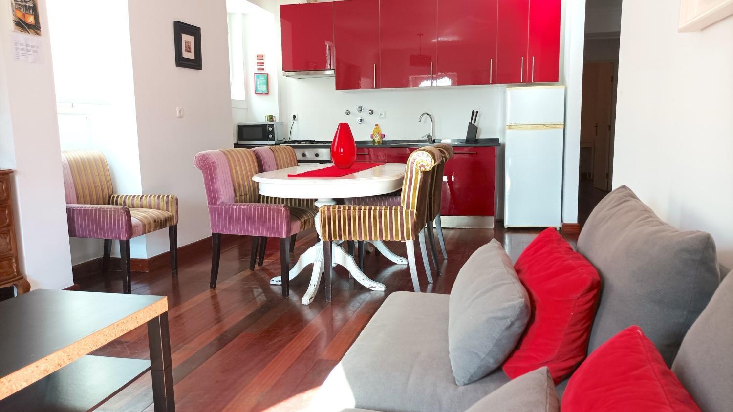 Open Trace Unique 3 Bedroom Located Centeral Appartement *